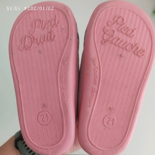 Comfy slippers used with cat design size 21 for girl