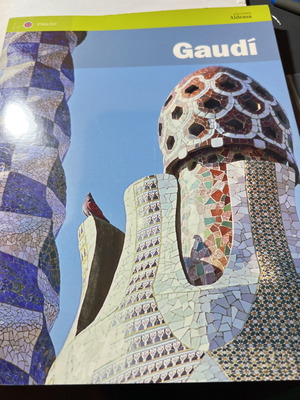 Gaudi book like new, English art album