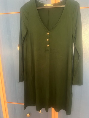Pull & Bear women's blouse dress like new, cypress green, size L