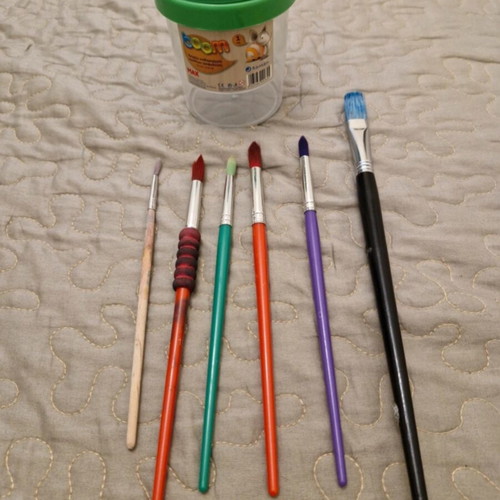 Paintbrushes set with painting cup, various sizes, 6 pieces