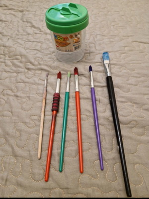 Paintbrushes set with painting cup, various sizes, 6 pieces