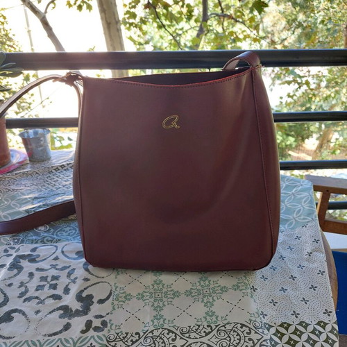 Axel crossbody bag red large with gold details like new