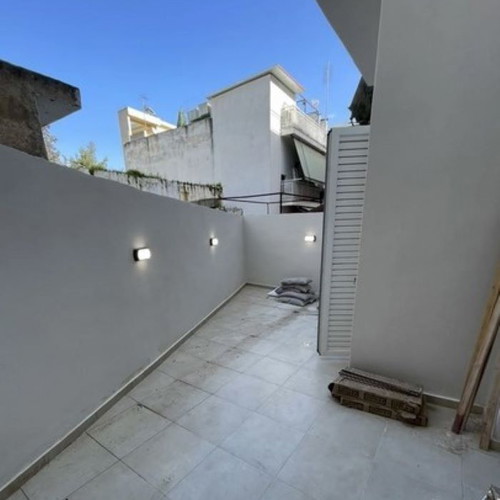 Apartment 50 sqm elevated ground floor with yard in Nikaia