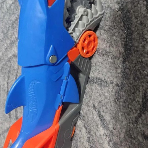 Hot Wheels Shark Truck GVG36 like new