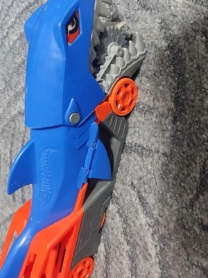 Hot Wheels Shark Truck GVG36 like new