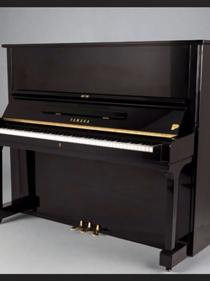Yamaha U3 όρθιο ακουστικό πιάνο ύψους 131 εκ. σε μαύρη γυαλιστερή λάκα