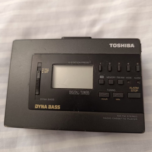 TOSHIBA KT4521 radio cassette player for repair or parts
