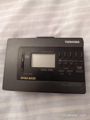 TOSHIBA KT4521 radio cassette player for repair or parts