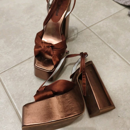 Jeffrey Campbell sandal like new, orange, size 37