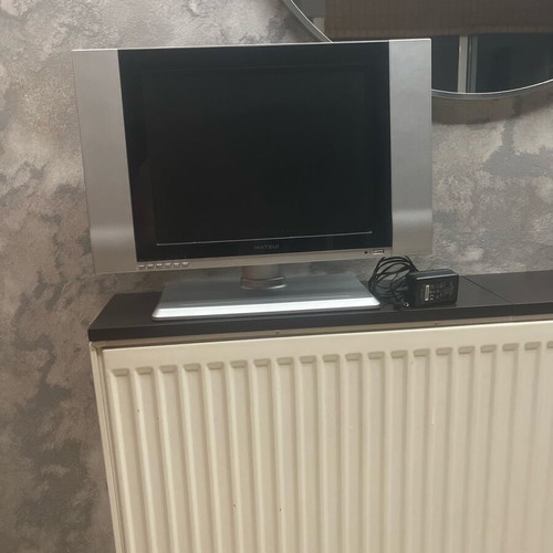 Matsui 15” LCD like new without remote with front buttons