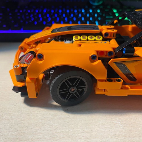 Lego Technic 42093 Chevrolet Corvette ZR1 like new