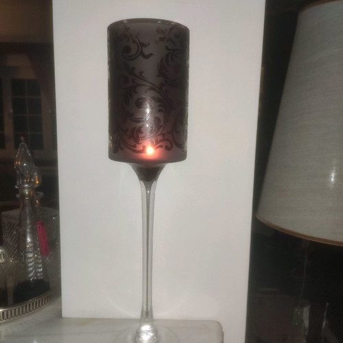 Decorative glass used with stem and design
