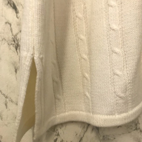 Ecru cardigan with braids and buttons used