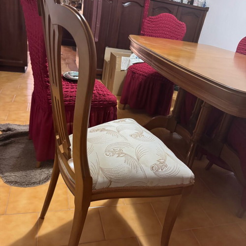 Vintage extendable solid wood dining table with 6 chairs, like new