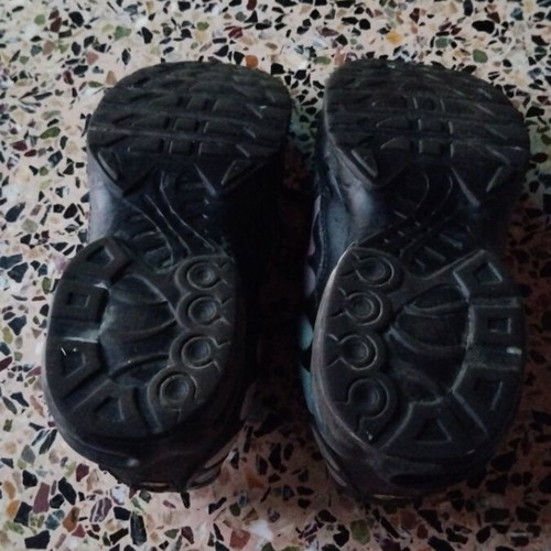 Nike Air Max athletic shoes like new, size 41, black