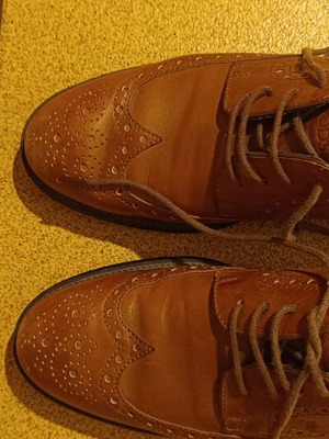 Tods tan laced women's shoes size 37, like new