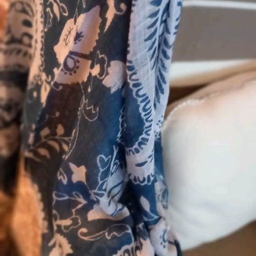 Scarf very beautiful