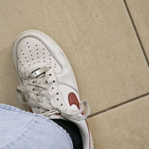 Παπούτσια γυναικεία Nike Air μεταχειρισμένα, άσπρο-κόκκινο, μέγεθος 43