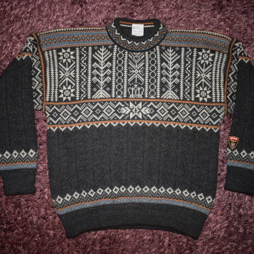 Dale of Norway Trondheim 97 wool sweater like new, colorful, size L