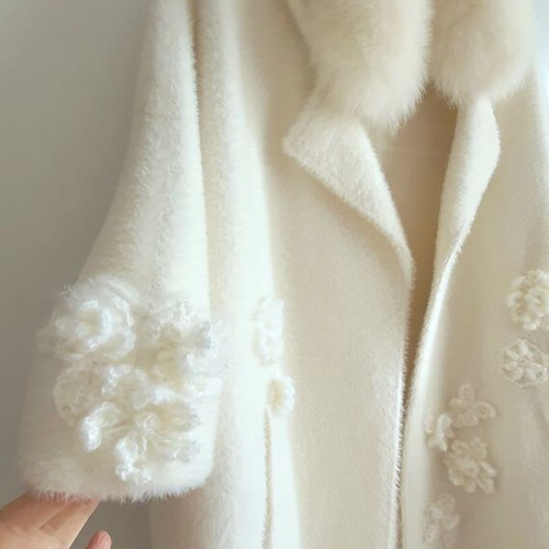 Knitted outerwear new with handmade flowers and removable fur collar