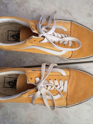 Vans Old Skool sneakers σε ώχρα κίτρινο, νούμερο 39