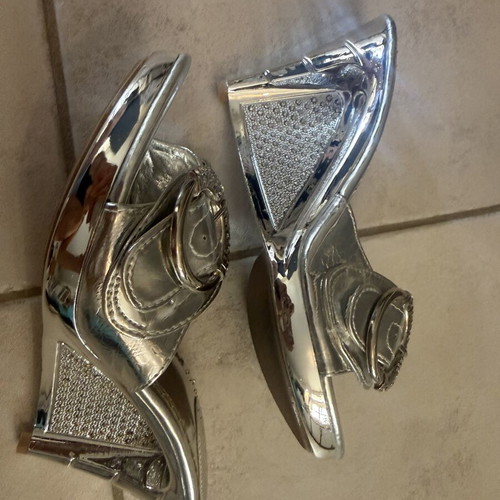 Silver sandals Loreinxy like new with strass platform
