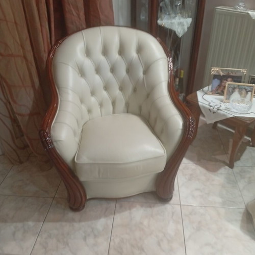 Leather living room set like new