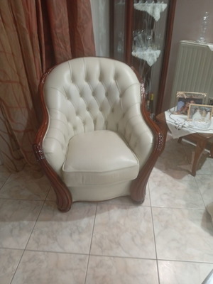 Leather living room set like new