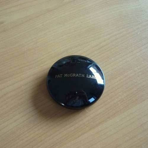 Pat McGrath Labs Skin Fetish Sublime Perfection Blurring Under Eye Powder Medium