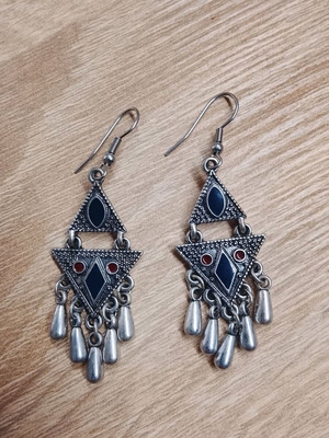 Dangling earrings new, blue and silver