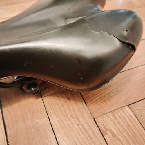 Bicycle saddles used and new, narrow Ideal and wide