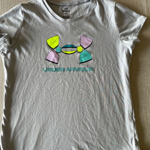 Under Armour t-shirt for girls like new, 11-12 years