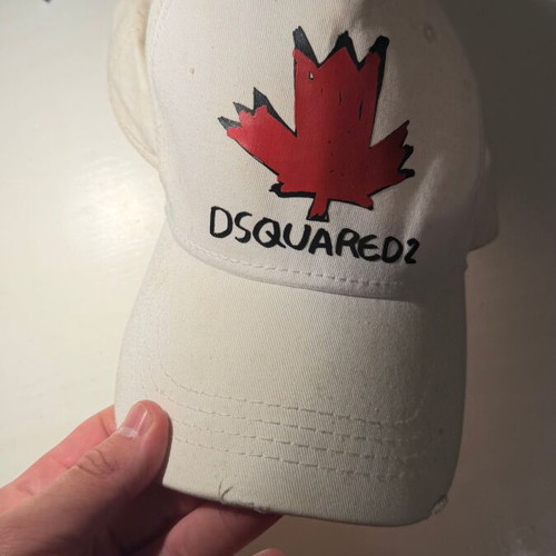 Dsquared2 Maple Leaf cap like new, off-white