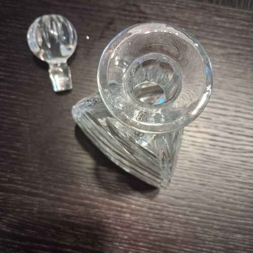 Crystal wine carafe like new with stopper and cut design