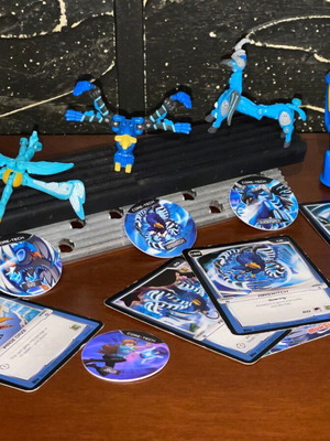 Jakks Monsuno Evo Quickforce Airswitch πακέτο 3 μεταχειρισμένων με πυρήνες και κάρτες