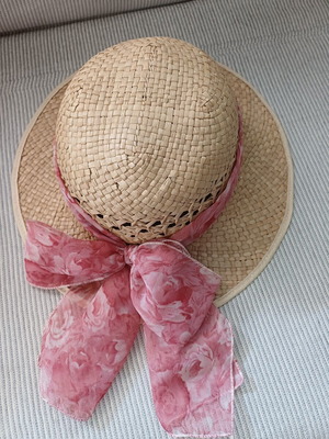 Women's Straw Hat with Pink Floral Ribbon, New