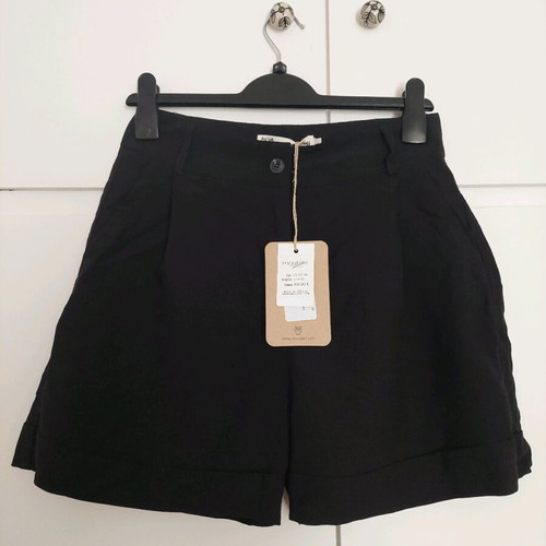 Moutaki black shorts new, size M