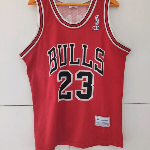 Chicago Bulls NBA jersey used Michael Jordan 23 size Medium
