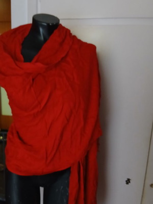 Wool scarf used, red