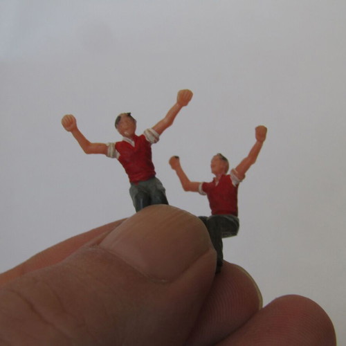 Subbuteo 5 painted spectators used