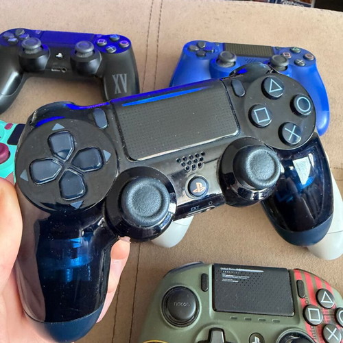 PlayStation 4 controller set used, 6 original controllers