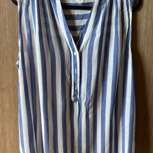 Sleeveless women's shirt H&M XS 100% viscose like new, white and blue