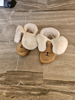 Μποτάκια Camper νούμερο 22 για κοριτσάκι μεταχειρισμένα με γούνα