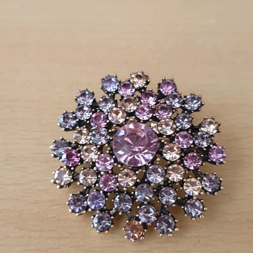 Vintage 60ies flower brooch in gold antique color like new with colorful rhinestones
