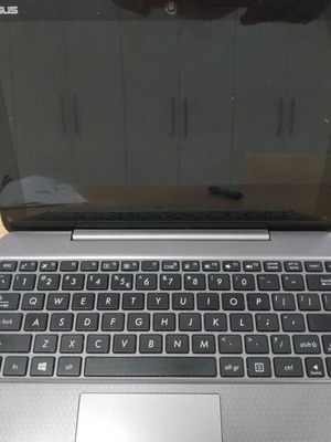 Asus Transformer Book T101HA-GR030T 10.1" 2in1 laptop tablet used, 4GB RAM, 128GB SSD