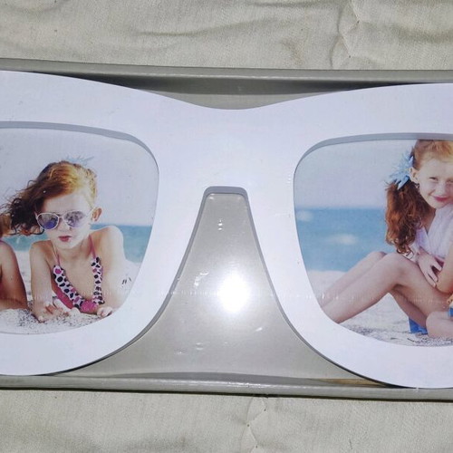 Photo frame new, white with glasses design and double photo slots