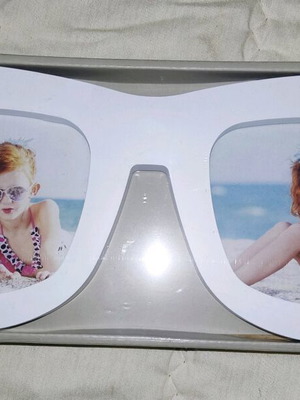 Photo frame new, white with glasses design and double photo slots