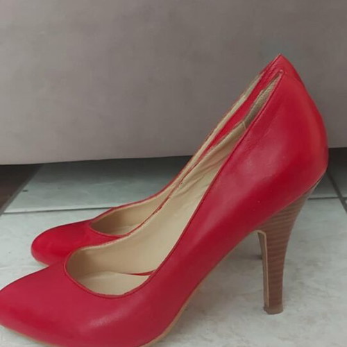 Red leather pumps like new, size 38.5 with wooden heel