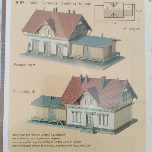 HO scale model train station buildings