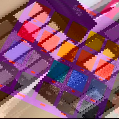 Παλέτα σκιον Хоризонти на залеза от Beauty Bay